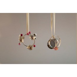 Top hat and garland